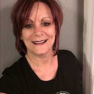 Meet your Posher, Johnette